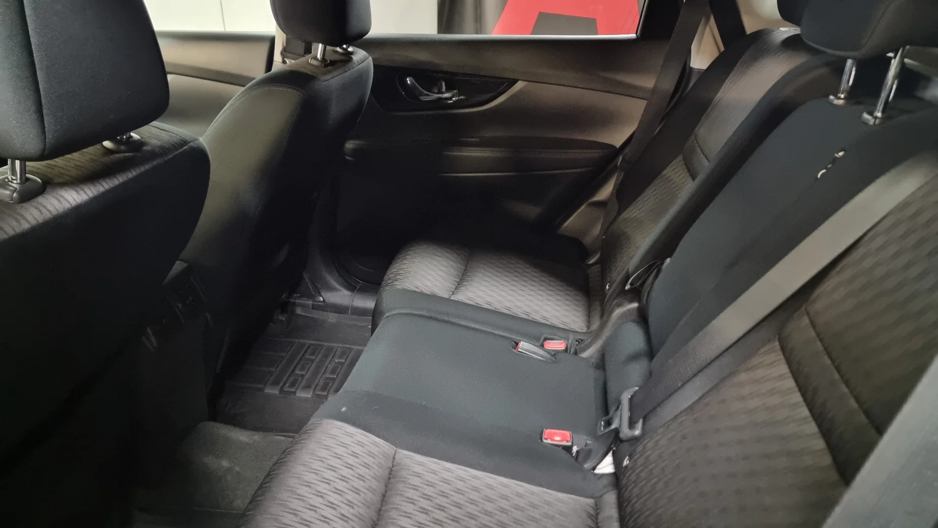 Nissan X-Trail photo